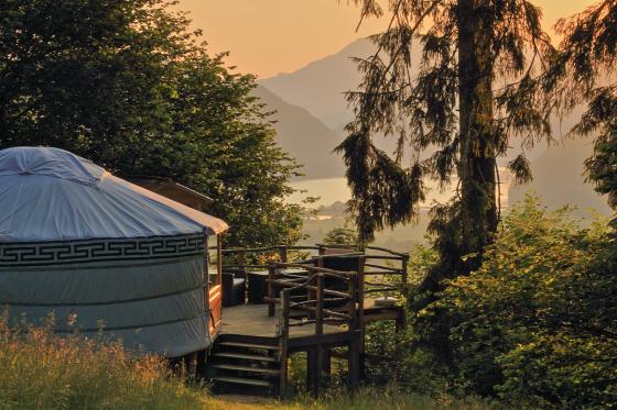 Court séjour dans une yourte - Tir à l'arc et espace barbecue, pour 2 adultes et 2 enfants  