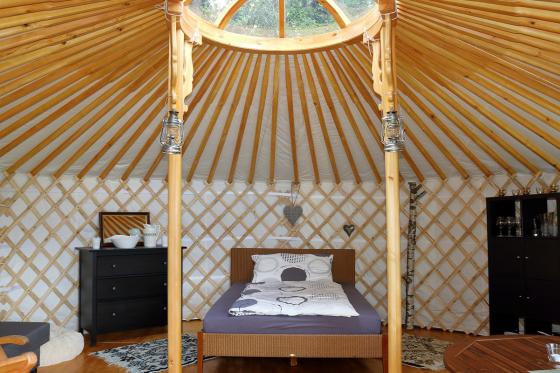 Court séjour dans une yourte - Tir à l'arc et espace barbecue, pour 2 adultes et 2 enfants 4 