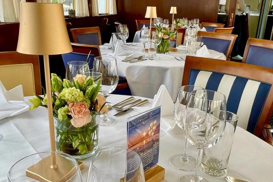 Romantic-Dinner auf dem Schiff - im Hafen Ermatingen für 2 Personen 6 