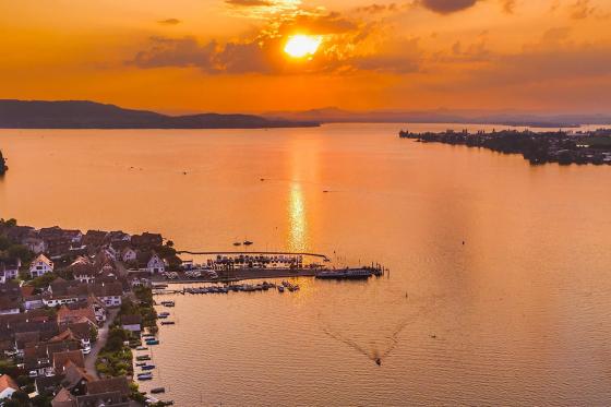 Romantic-Dinner auf dem Schiff - im Hafen Ermatingen für 2 Personen 12 