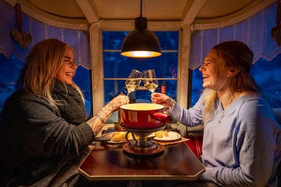 Fondue in der Gondel - inkl. Flasche Weisswein für 2 Personen 2 