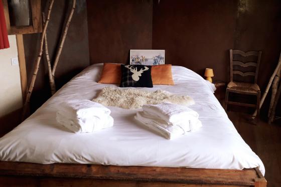 Séjour en cabane - Nuit romantique avec spa & petit déjeuner pour 2 personnes 2 