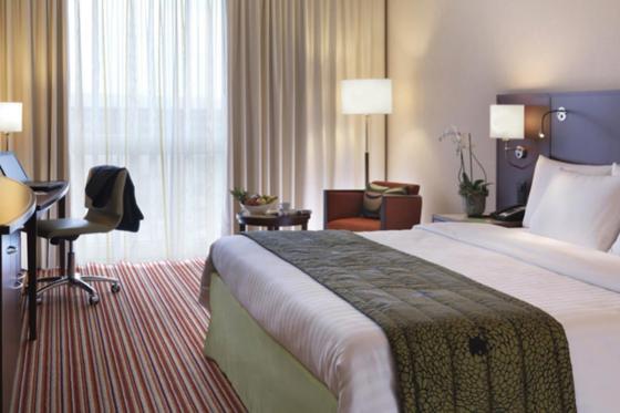 4* Hotel Wellness Übernachtung - inkl. Eintritt ins aquabasilea mit Sauna und Spa 2  4* Hotel Wellness Übernachtung - inkl. Eintritt ins aquabasilea mit Sauna und Spa 2