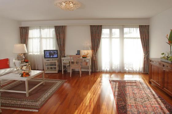 Séjour détente à Lugano - 1 nuit en Premium Suite Lake View, repas & wellness, pour 2 | été  8 