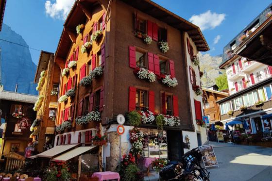 Wellness & fondue en montagne - 1 nuit en demi-pension avec fondue et entrées aux bains thermaux 3 