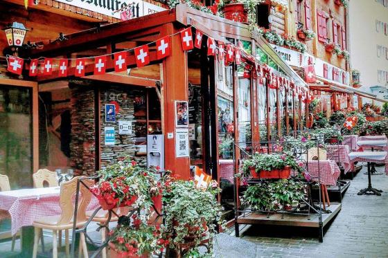 Wellness & fondue en montagne - 1 nuit en demi-pension avec fondue et entrées aux bains thermaux 5 