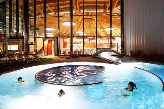 4* Hotel Wellness Übernachtung - inkl. Eintritt ins aquabasilea mit Sauna und Spa für 2  