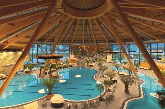 4* Hotel Wellness Übernachtung - inkl. Eintritt ins aquabasilea mit Sauna und Spa für 2 3 