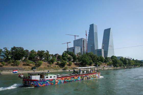 Übernachten auf der MS Evolutie - einem alten Frachtschiff in Basel für 2 Personen 2 