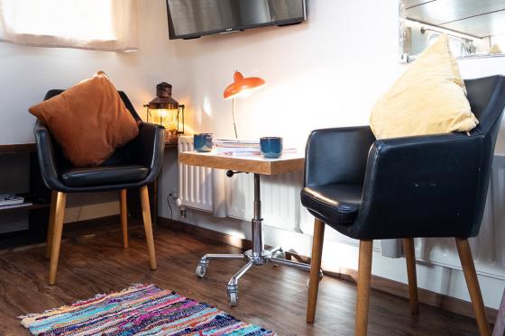 Übernachten auf der MS Evolutie - einem alten Frachtschiff in Basel für 2 Personen 6 