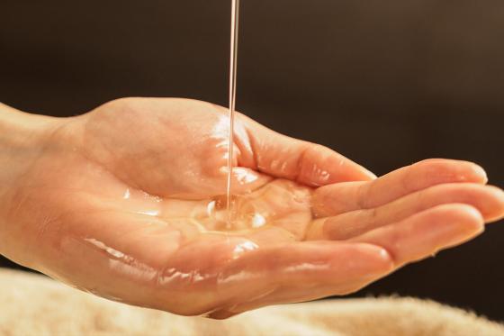 Massage relaxant de 60 minutes  - avec des huiles végétales bio (pour 1 personne) 1 