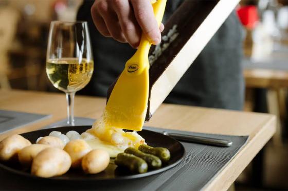 Raclettehütte Engstligenalp - à discrétion inkl. Softgetränke & Luftseilbahn für 2 Personen  