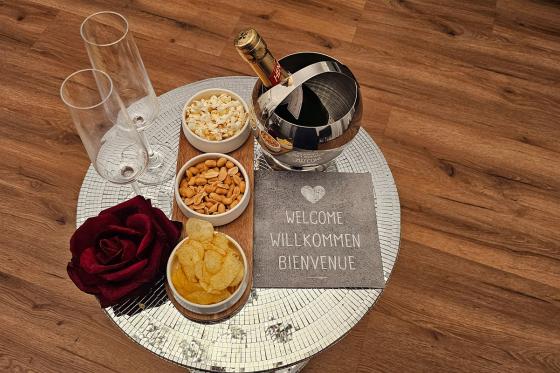 Day Spa - in Crystal Luxury Suite mit Whirlpool, Sauna und Knabberteller für 2 6 