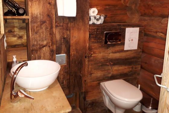Séjour avec Spa en cabane - 1 nuit avec petit déjeuner inclus pour 2 personnes 4 