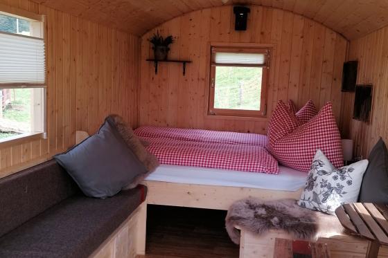 Übernachtung im Zirkuswagen - inkl. 3-Gang-Menü und Frühstück für 2 Personen 1 