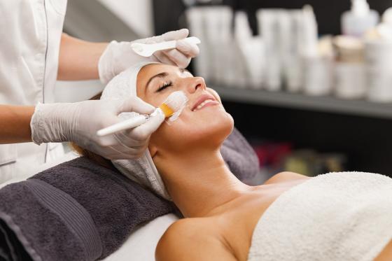 Gesichtsbehandlung Let's Go - Tiefenreinigung mit Enzympeeling 1  Gesichtsbehandlung Let's Go - Tiefenreinigung mit Enzympeeling 1