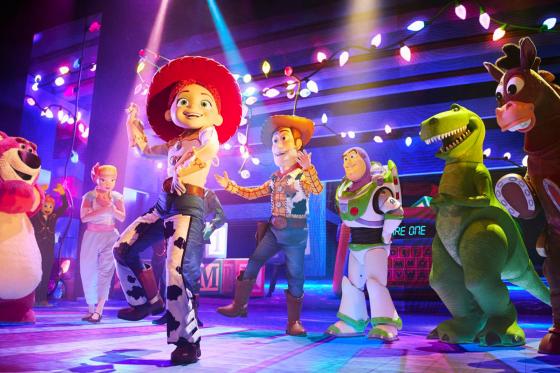 Disneyland Paris - Eintritt für 1 Erwachsenen (ab 12 Jahren) | Disney® Park nach Wahl 8 