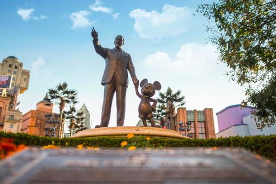 Disneyland Paris - Eintritt für 2 Erwachsene (ab 12 Jahren) | Disney® Park nach Wahl 12 