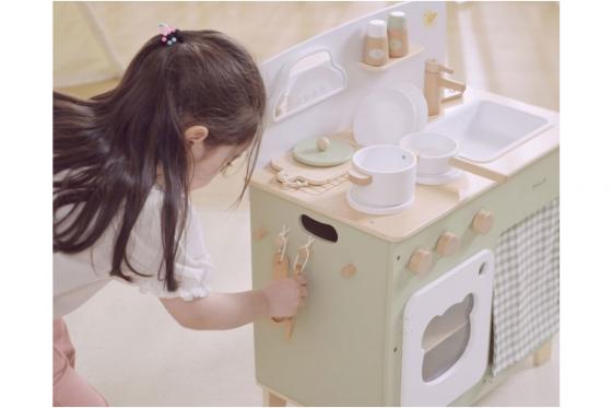 Cuisine en bois pour enfant - avec ses accessoires 2 