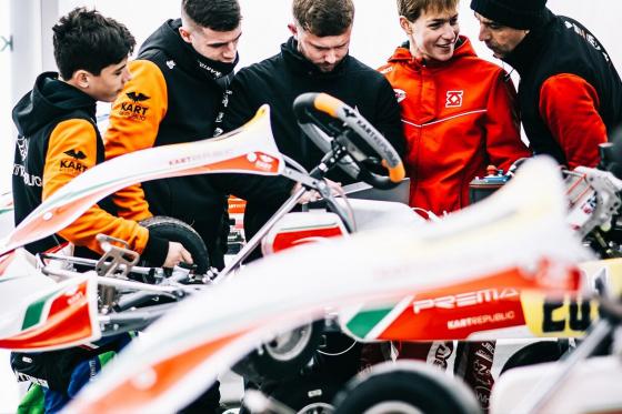 Pilotage Karting professionnel - 2 x 10 minutes et 1 x 15 minutes pour 2 personnes 1 