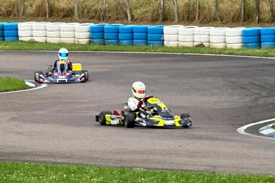 Pilotage Karting professionnel - 2 x 10 minutes et 1 x 15 minutes pour 2 personnes 2 