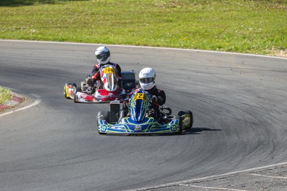 Pilotage Karting professionnel - 2 x 10 minutes et 1 x 15 minutes pour 2 personnes 4 