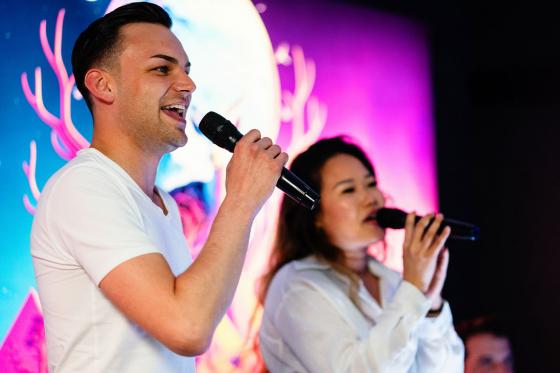 Karaoke Time - 1 Stunde private Karaoke Box bis zu 5 Personen 7  Karaoke Time - 1 Stunde private Karaoke Box bis zu 5 Personen 7