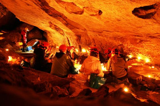 Höhlenraclette à discrétion - in der Grotte de la Cascade für 2 Personen 1 