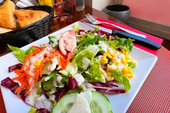 Entrecôte de cheval sur ardoise - Menu avec vin rouge, dessert et Prosecco pour 2 personnes 1 