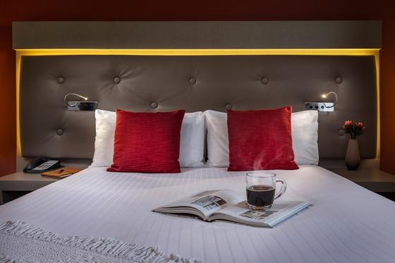 Escape Game à l'hôtel  - Séjour mystère face au Léman avec petit déjeuner pour 2 personnes  4 