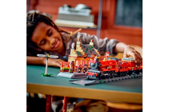 LEGO Harry Potter (76423) - Hogwarts Express & Hogsmead 7 