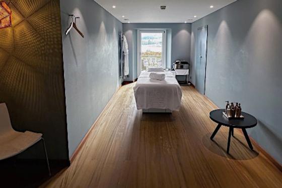 Beauty Day in Luzern  - 80min Gesichtsbehandlung & Day Spa im Grand Hotel National für 1  4 