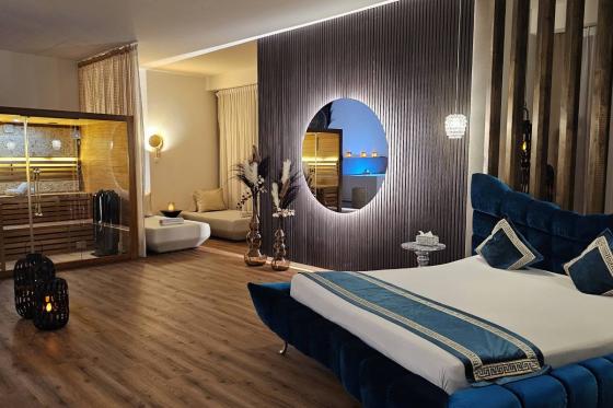 Wellness Übernachtung - in Diamond Luxury Suite mit Whirlpool, Sauna und Knabberteller für 2 1 