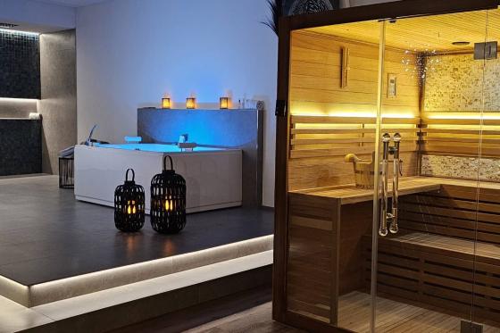 Wellness Übernachtung - in Diamond Luxury Suite mit Whirlpool, Sauna und Knabberteller für 2 2 