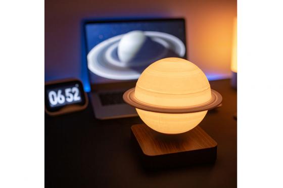 Schwebender LED Saturn - mit Holzsockel, (Ø18cm) 5  Schwebender LED Saturn - mit Holzsockel, (Ø18cm) 5