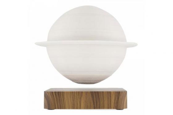 Schwebender LED Saturn - mit Holzsockel, (Ø18cm) 8  Schwebender LED Saturn - mit Holzsockel, (Ø18cm) 8