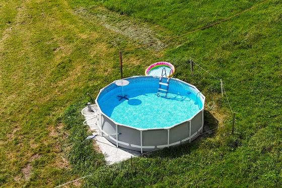 Schlafen im Stall - Übernachtung im Hängebett neben Tieren für 2 Personen 7 