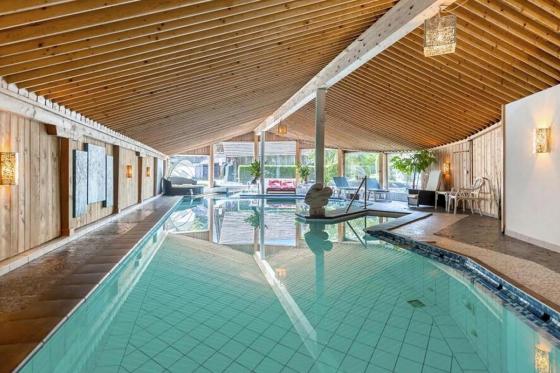 Loveroom Superior mit Whirlpool - inkl. romantisches 4-Gang-Menü für 2 Personen 7 