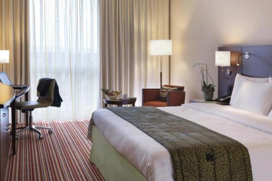 Nuit dans un 4* à Bâle - Entrée à aquabasilea pour la journée et un menu à 3 plats inclus, pour 2 2 