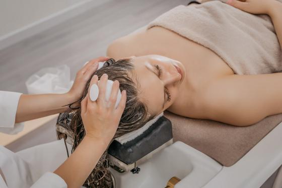 Head spa à Montreux - en formule Rituel Nuova Luna avec brosse massante offerte 1 