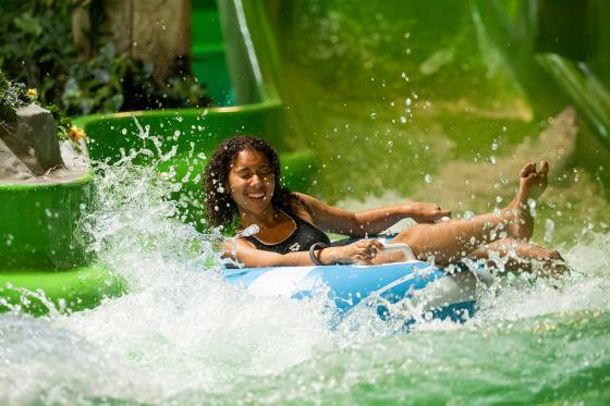 Eintritt ins Alpamare - Tageseintritt für 2 Erwachsene 12 