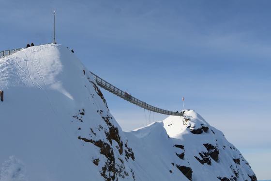 Héli-fondue à Glacier 3000 - Vol de 18 min. en hélicoptère de Leysin et fondue pour 2 personnes 5 