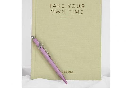 Geschenkset Caran d'Ache inkl. Tagebuch - personalisiert 1  Geschenkset Caran d'Ache inkl. Tagebuch - personalisiert 1