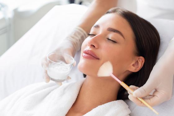 Soin visage Microneedling  - avec la luminotherapie pour 1 personne à Genève 2 