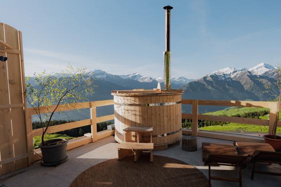 Bubble-Suite Übernachtung - mit Bergfenster inkl. Hotpot für 2 Personen 2 