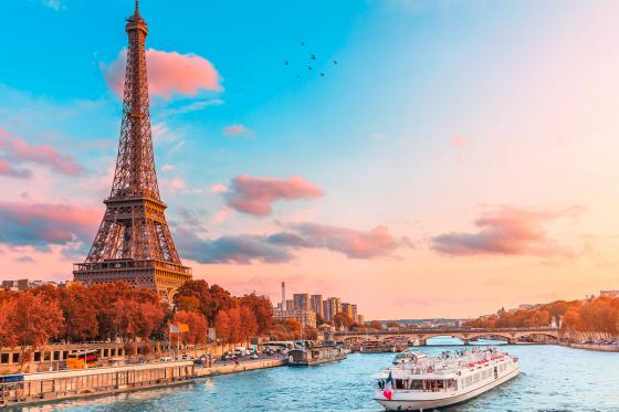 Escapade romantique à Paris - Nuit, jacuzzi & croisière sur la Seine  