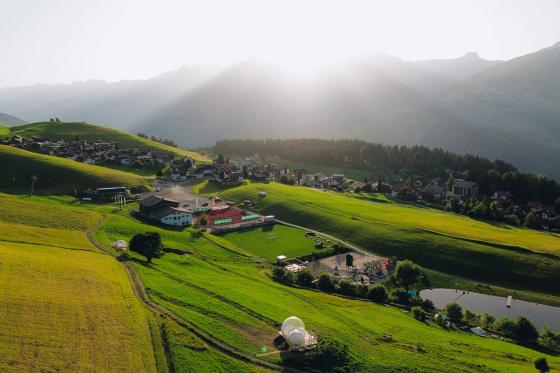 Séjour en Bubble Suite - pour les amoureux des étoiles avec lac de baignade pour 2 personnes 5 