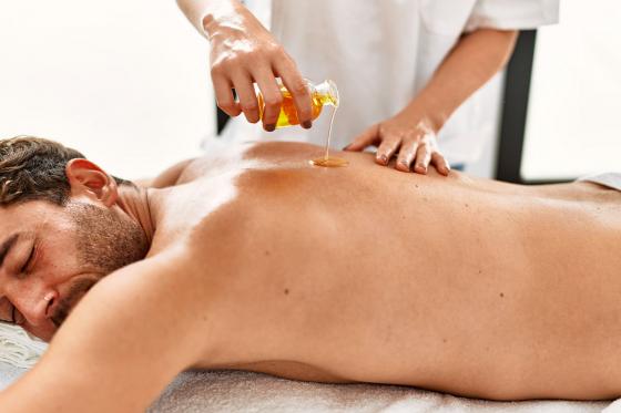 Massage aux huiles essentielles - 30 min. de détente aromatique et relaxation profonde  