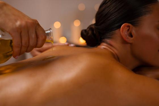 Massage aux huiles essentielles - 30 min. de détente aromatique et relaxation profonde 1 
