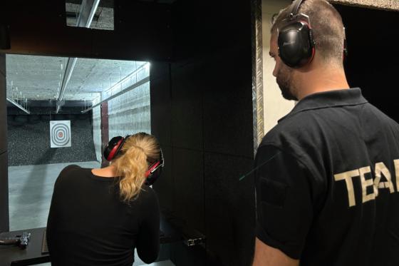 Indoor Schiessanlage - 3 Waffen nach Wahl, Mi-Fr für 1 Person 3 